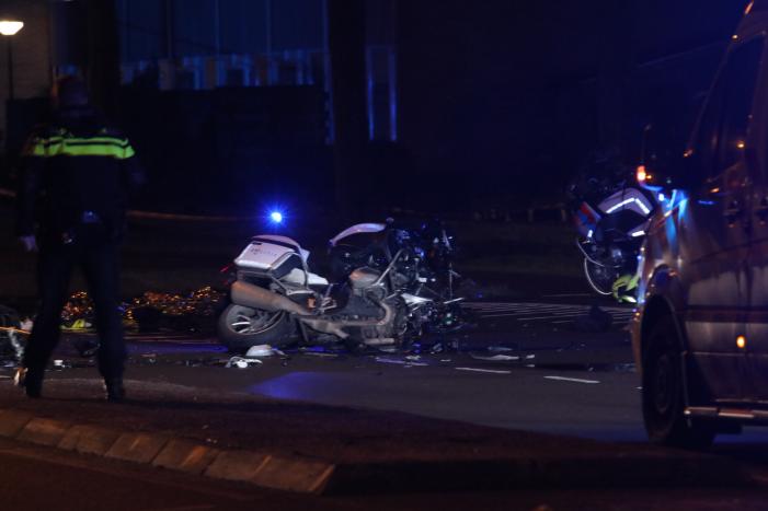 Zeer ernstige ongeval tussen auto en politiemotor