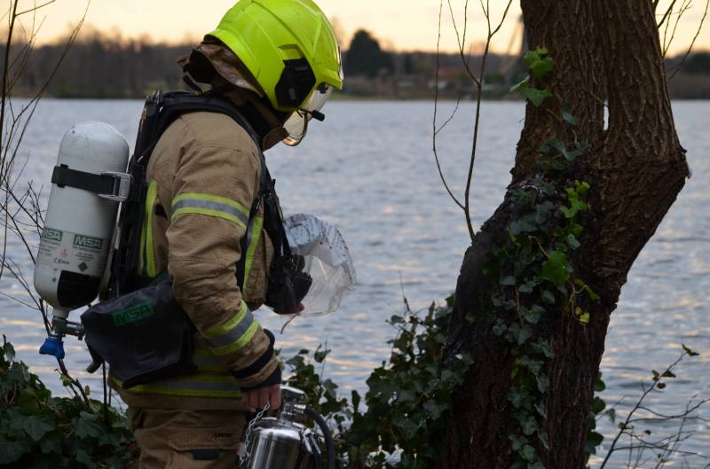 Wilgenboom vliegt in brand Prinses Beatrixplantsoen