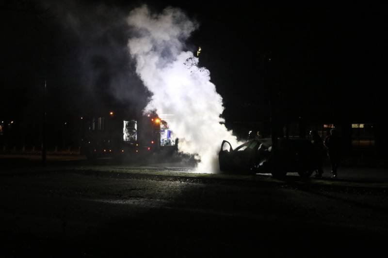 Personenauto verwoest na brand