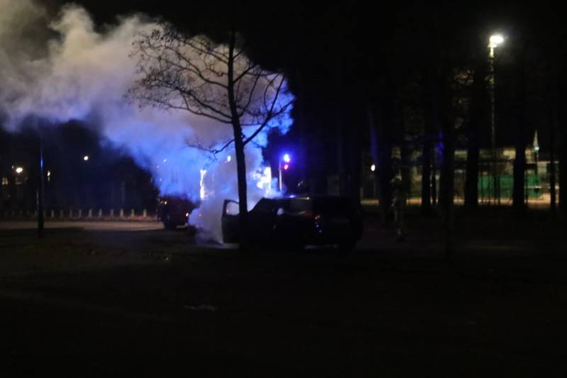 Personenauto verwoest na brand