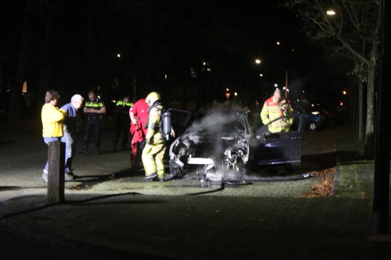 Personenauto verwoest na brand