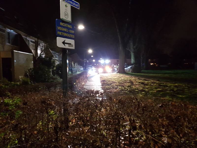 Brandweer ingezet voor lampje in sloot