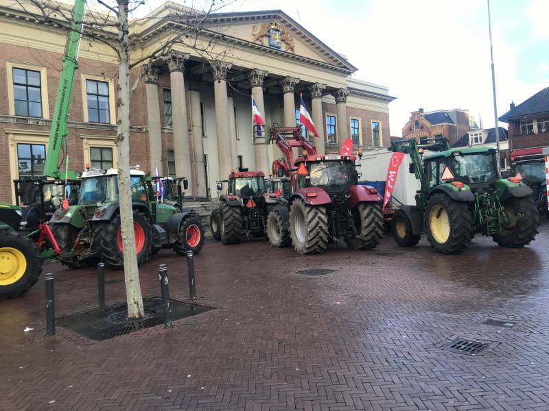 Geen bussen en afgesloten wegen door boerenprotest