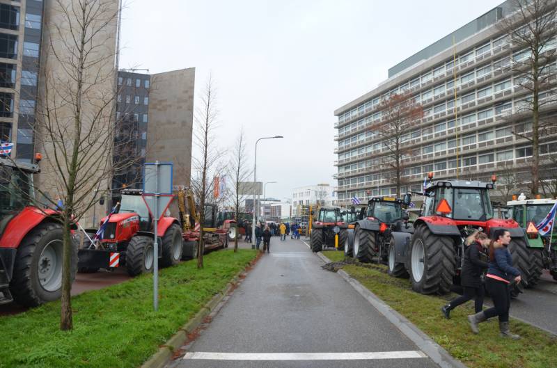 Geen bussen en afgesloten wegen door boerenprotest