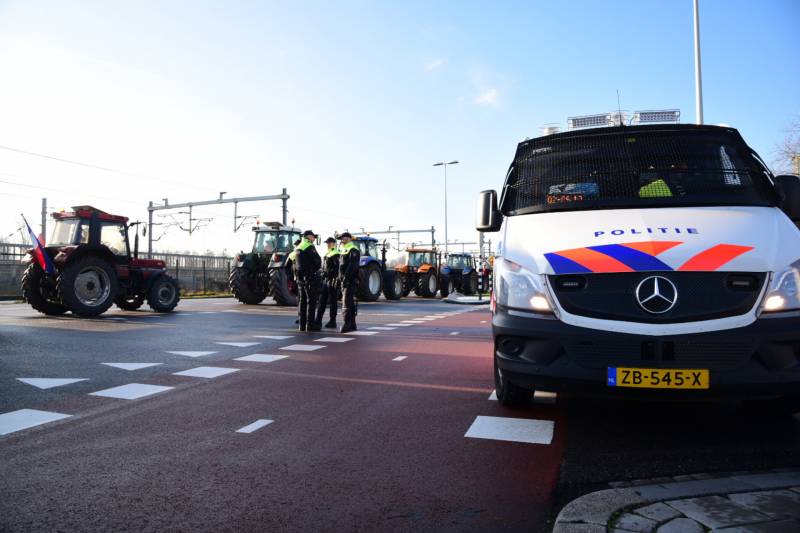 Boerenprotest bij ingang Shell