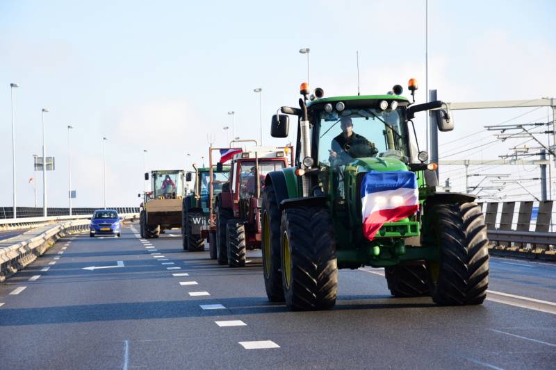 Boerenprotest bij ingang Shell
