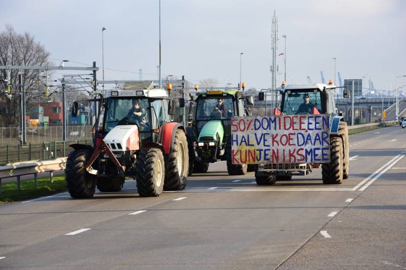 Boerenprotest bij ingang Shell