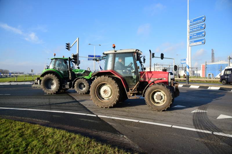 Boerenprotest bij ingang Shell