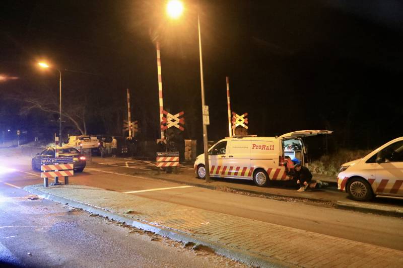 Fietser overleden na aanrijding met trein op spoorwegovergang