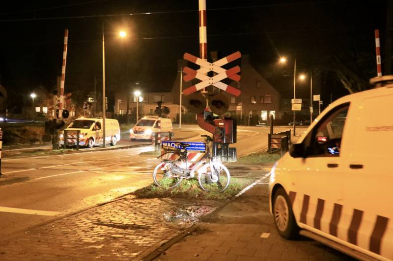 Fietser overleden na aanrijding met trein op spoorwegovergang