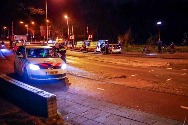 Fietser overleden na aanrijding met trein op spoorwegovergang