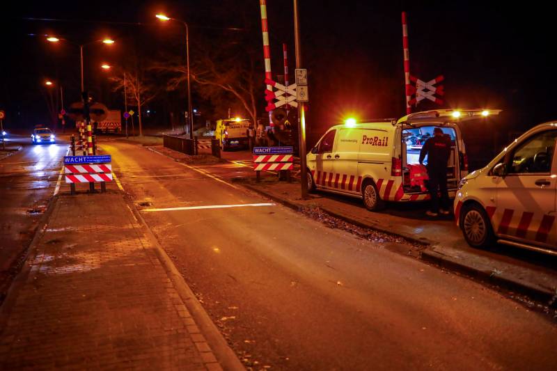 Fietser overleden na aanrijding met trein op spoorwegovergang
