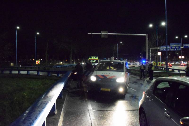 Enorme schade bij aanrijding twee auto's