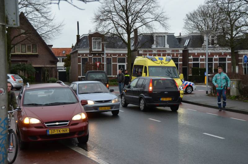 E-biker gewond na botsing met auto