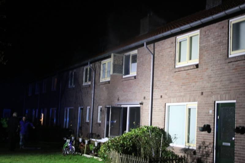 Veel rook bij brand in woning