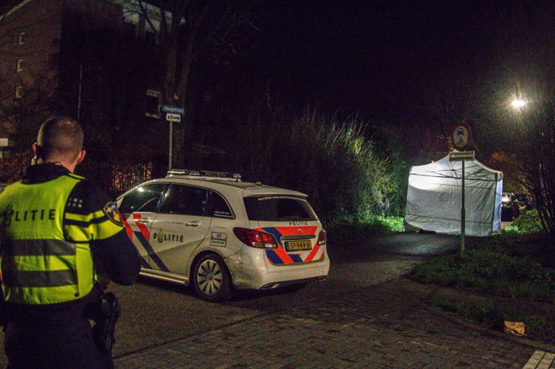 Onderzoek na aantreffen overleden persoon op fietspad