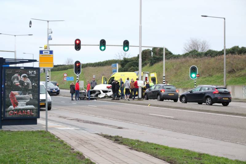 Man zwaargewond na aanrijding