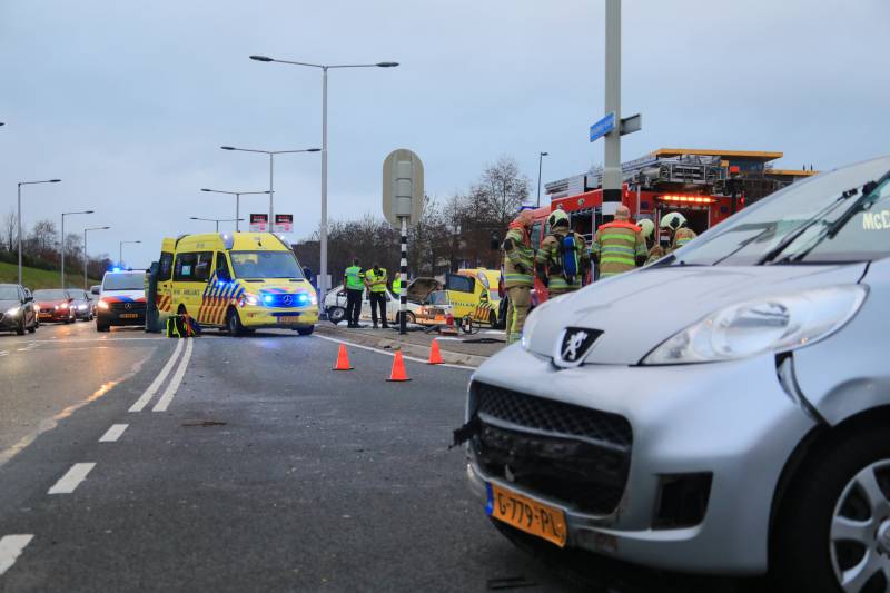 Man zwaargewond na aanrijding