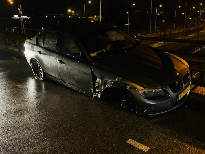 Personenauto zwaar beschadigd na ongeval