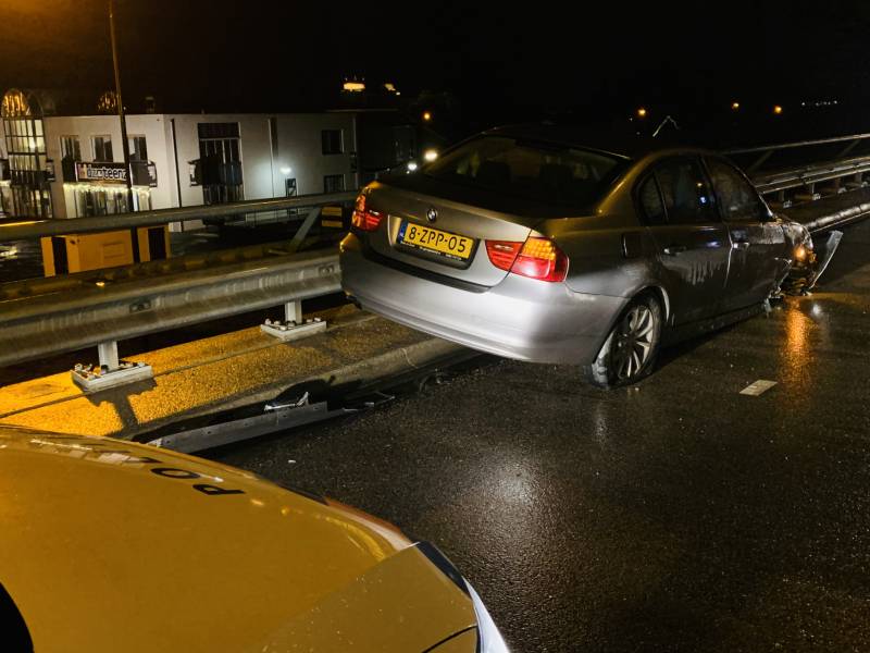 Personenauto zwaar beschadigd na ongeval