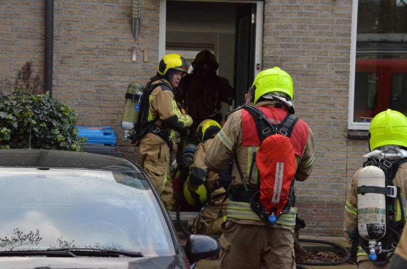 Brandje in kruipruimte snel onder controle