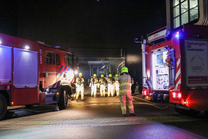 Brandweer heeft brand in houtzagerij snel onder controle