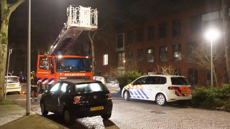 Politie doorzoekt school na melding verdachte situatie