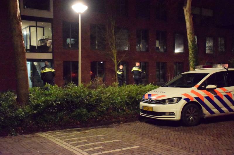 Politie doorzoekt school na melding verdachte situatie