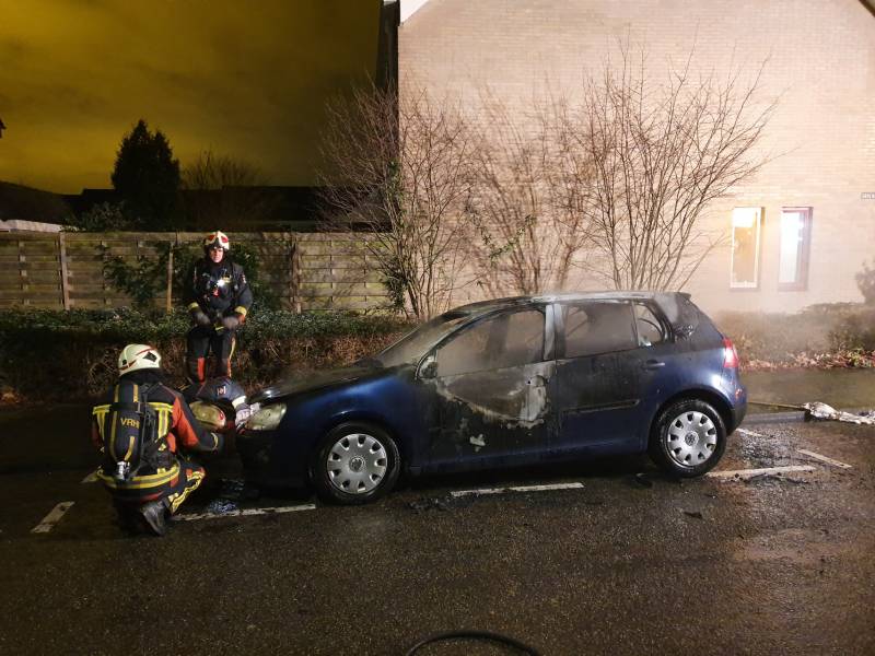 Auto verwoest door brand