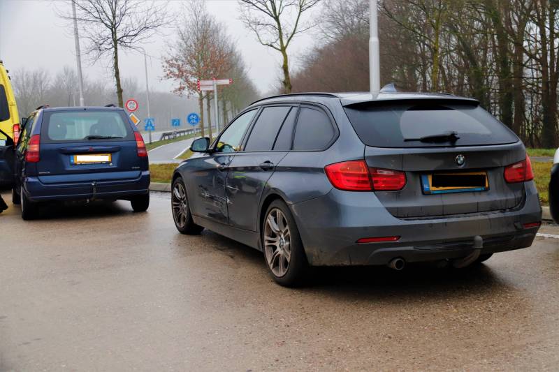 Gewonde na botsing op rotonde