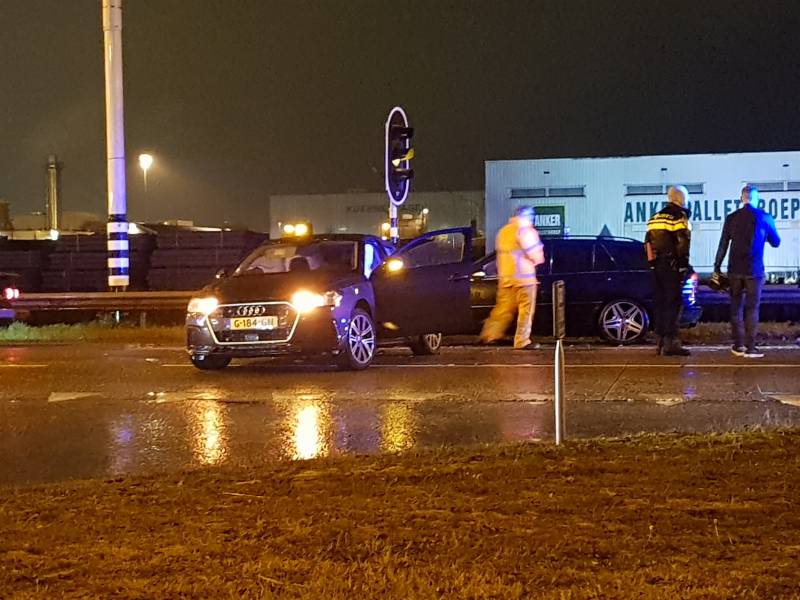 Drie gewonden bij aanrijding