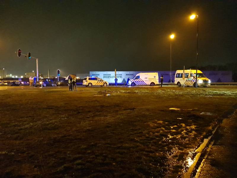 Drie gewonden bij aanrijding