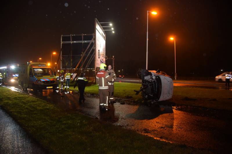 3 gewonden na flinke aanrijding met meerdere autos
