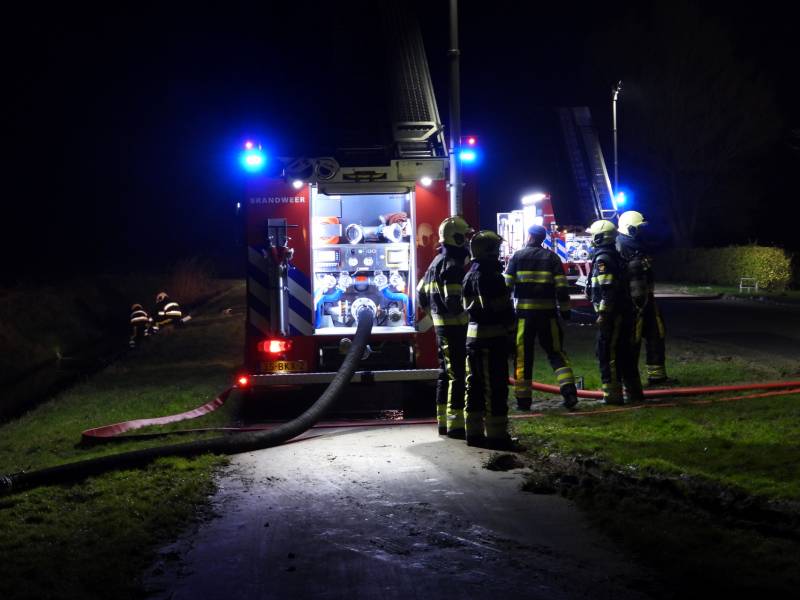 Boerderij verwoest door uitslaande brand