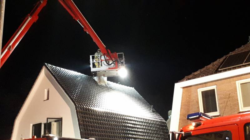 #Harderwijk Brandweer blust brand in schoorsteen Kampweg Harderwijk.