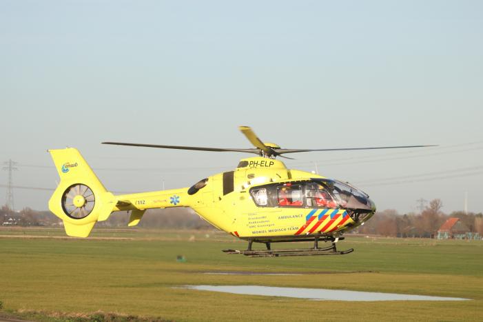 Kopstaart-botsing tussen twee auto's