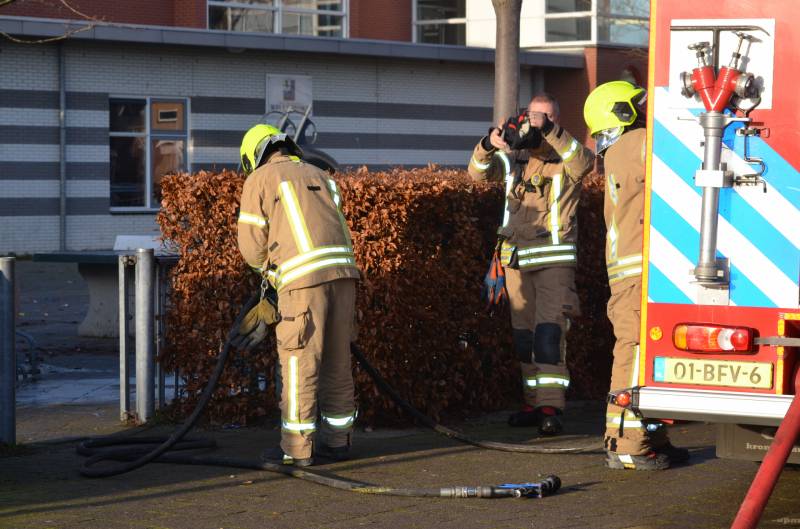 Brand in opslagcontainer op schoolplein