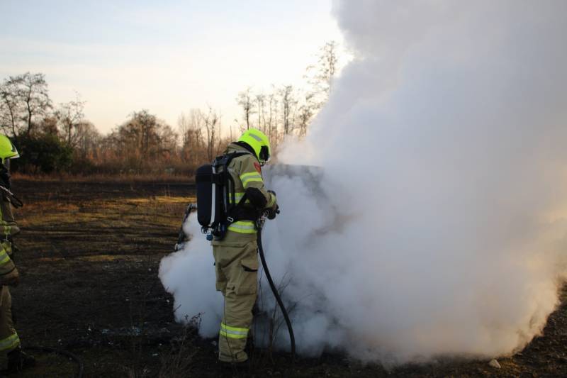 Crossauto brandt volledig uit