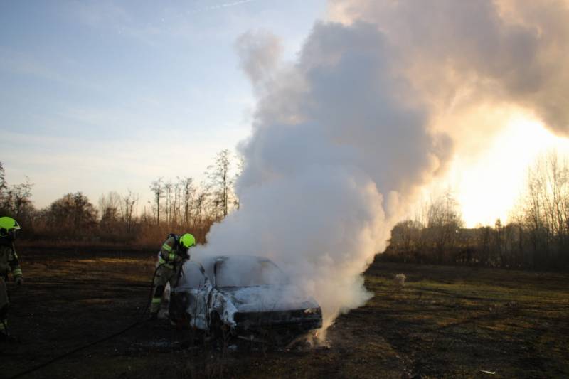 Crossauto brandt volledig uit