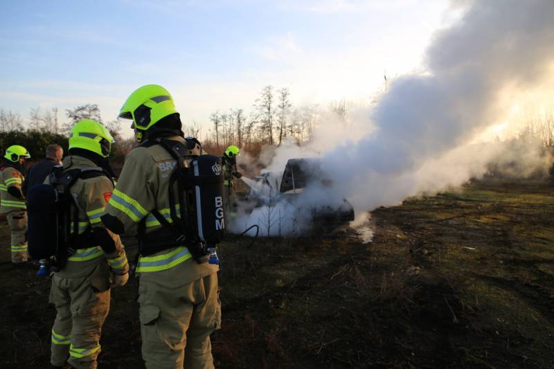 Crossauto brandt volledig uit