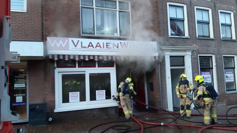 Grote brand in bakkerij lastig te bestrijden