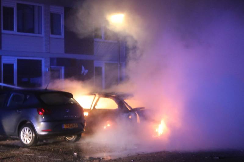Personenauto verwoest door brand