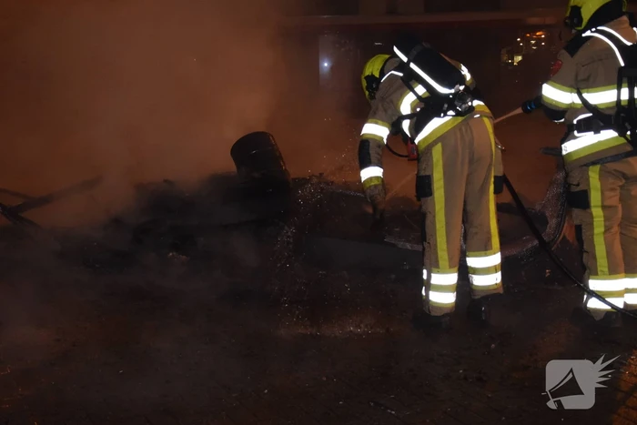 Caravan verwoest door brand