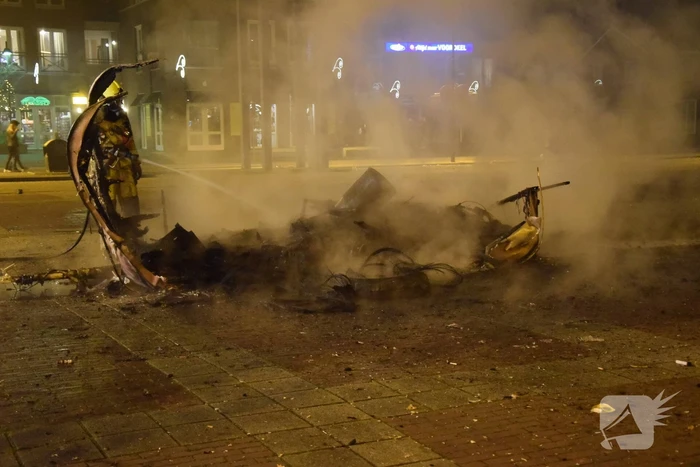 Caravan verwoest door brand