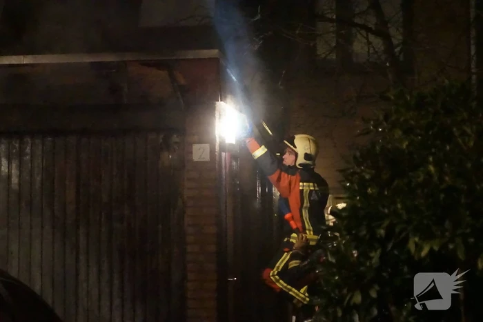 Autobrand slaat over naar garage