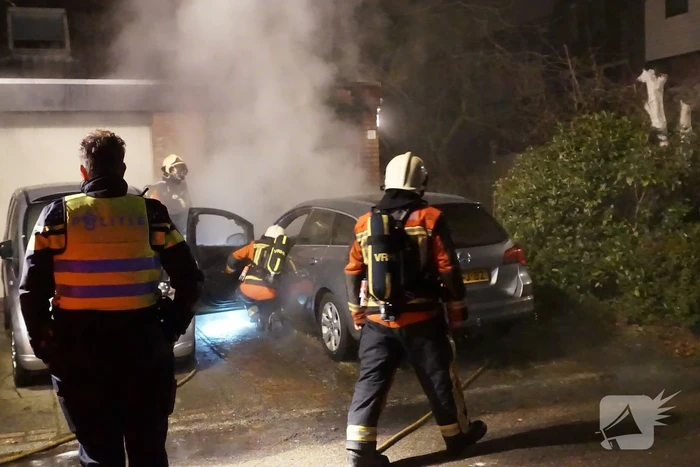 Autobrand slaat over naar garage