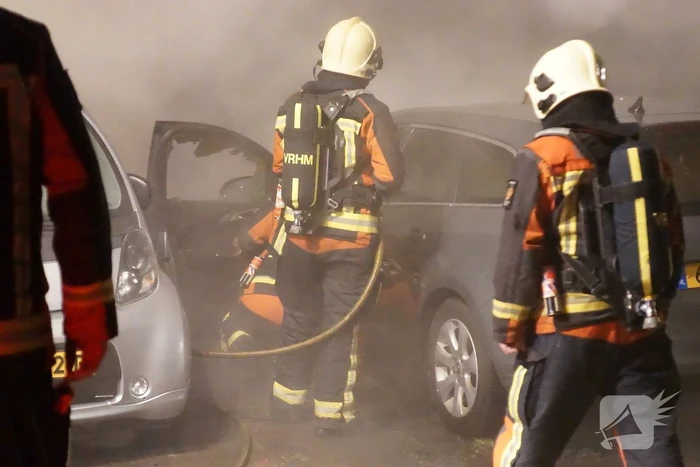 Autobrand slaat over naar garage