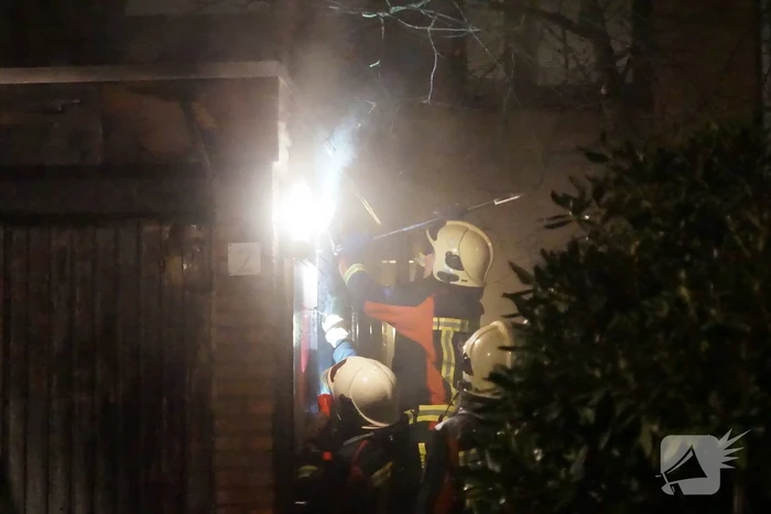 Autobrand slaat over naar garage