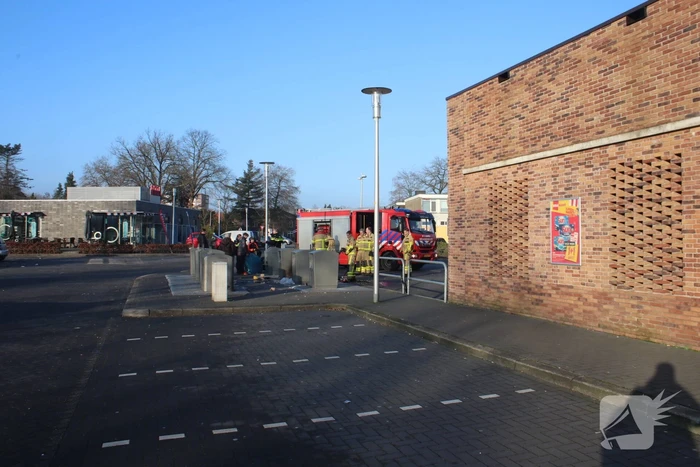Brandje naast afvalcontainers