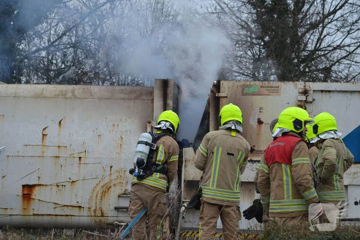 Brand in container bij afvalverwerker